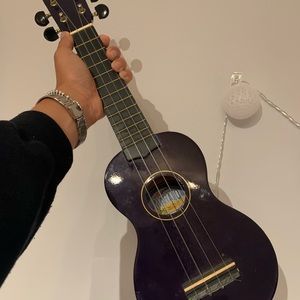MAHALO super cute purple ukulele